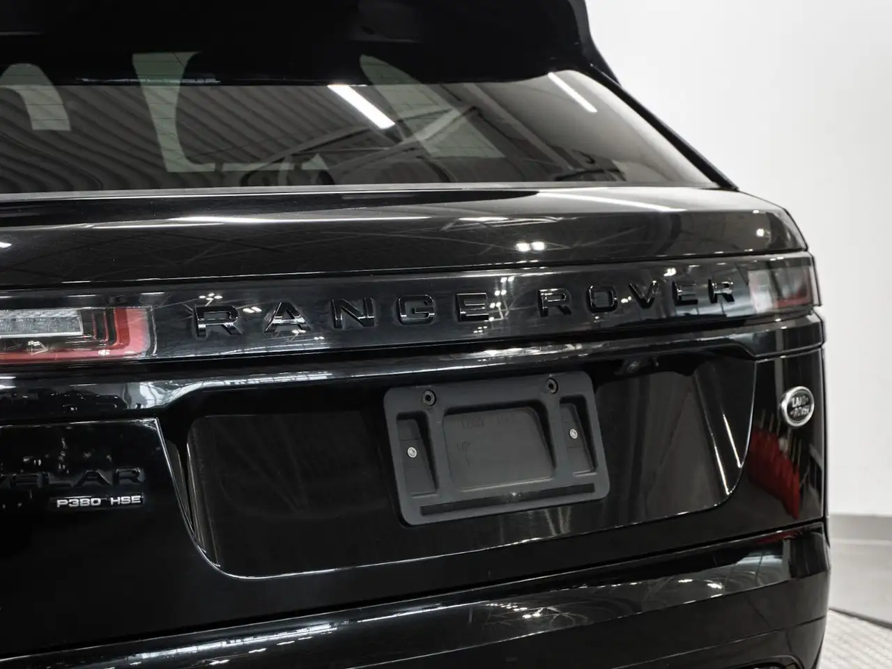 Land Rover Range Rover Velar photo Land Rover Range Rover Velar