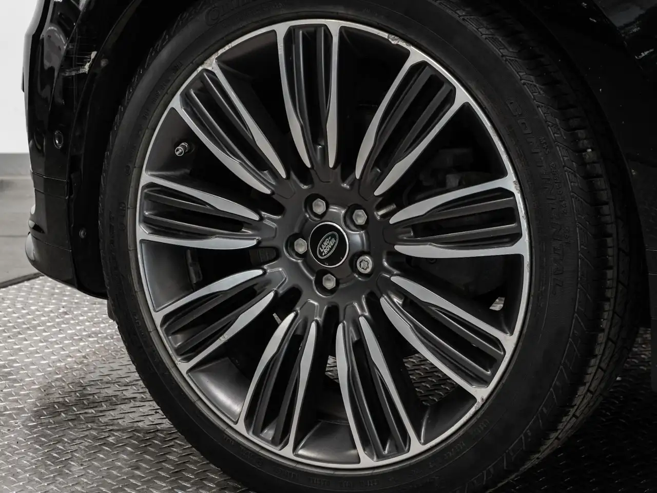 Land Rover Range Rover Velar photo Land Rover Range Rover Velar