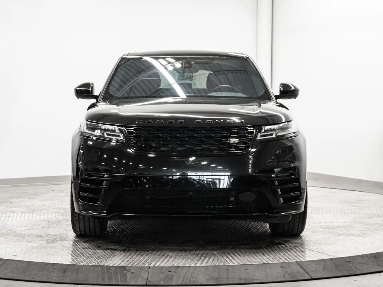 Land Rover Range Rover Velar photo Land Rover Range Rover Velar