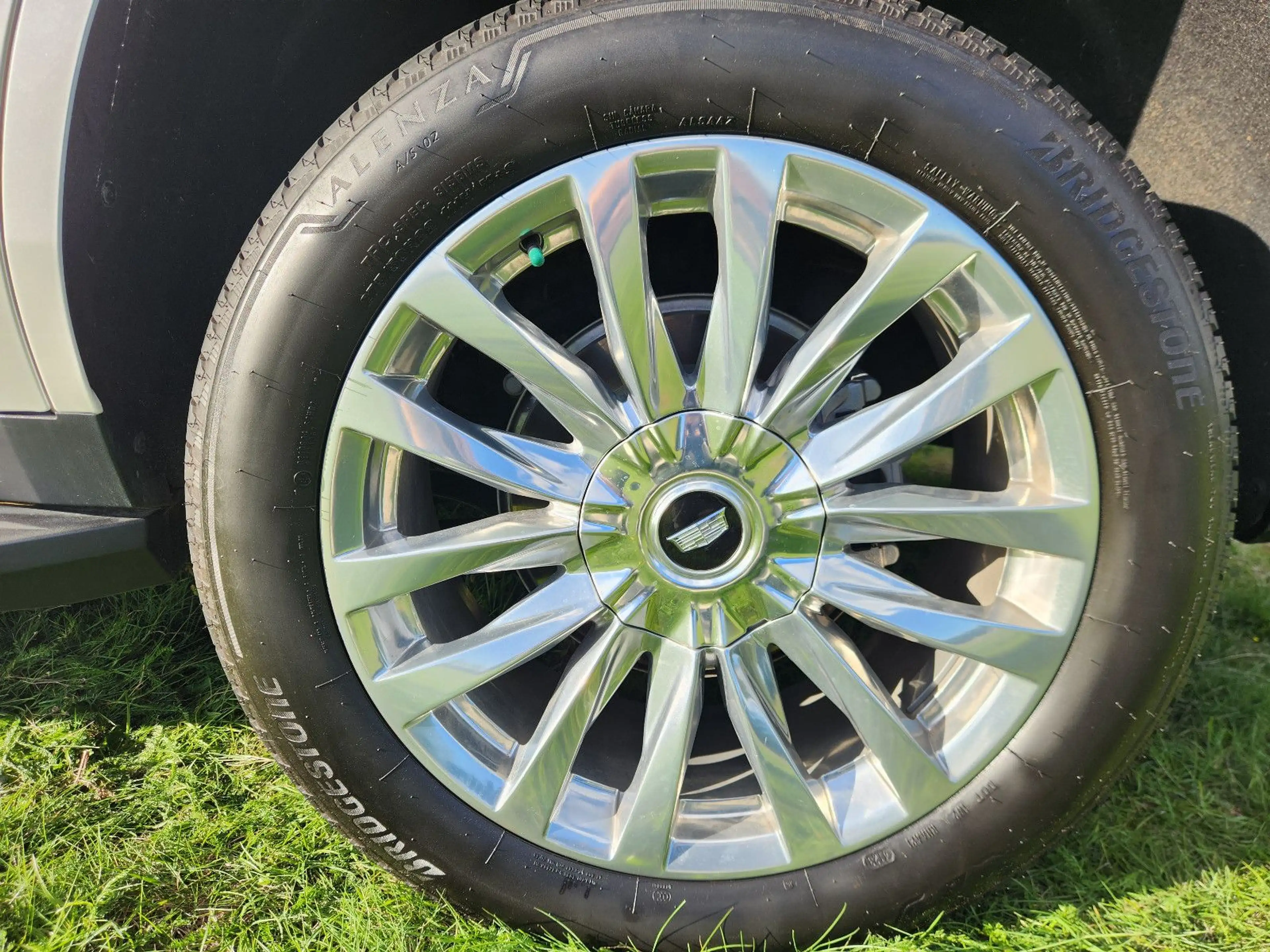 Cadillac Escalade PREMIUM LUXURY 6.2 7-Sitzer Pano CarPl. — photo 9