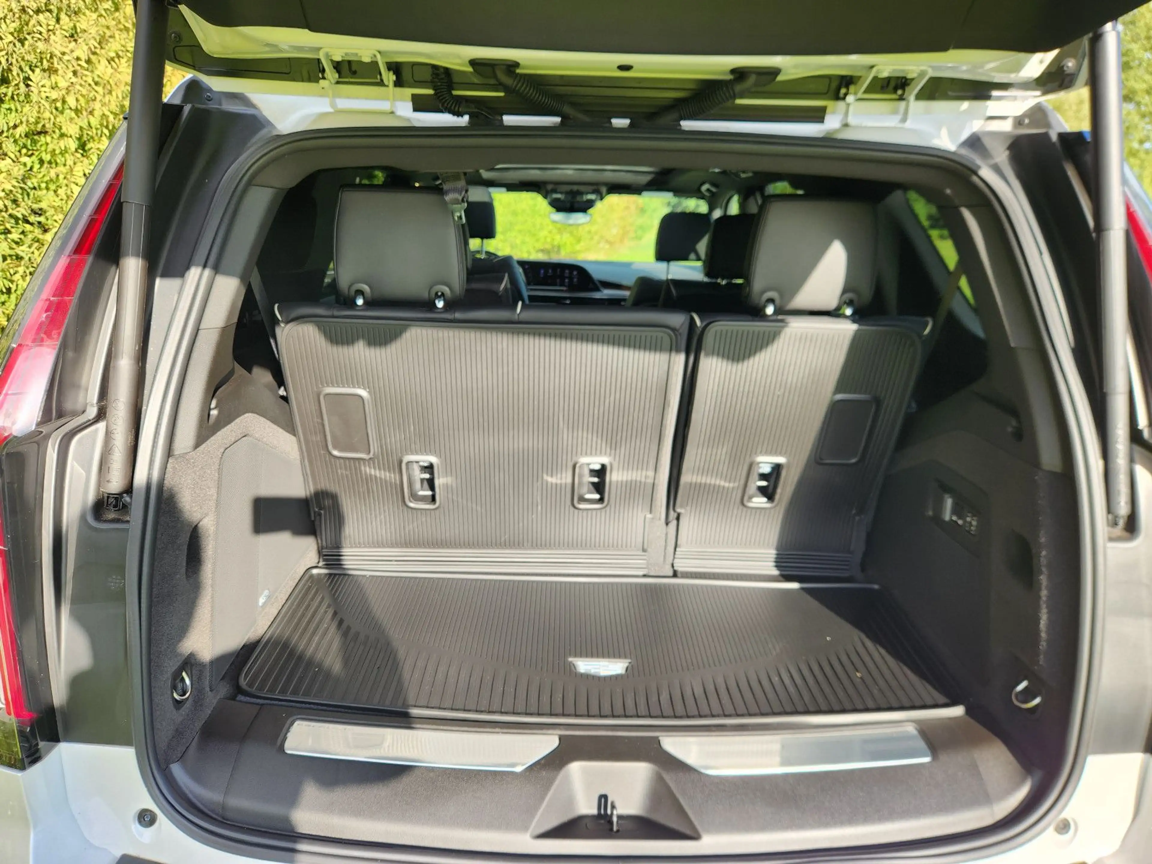 Cadillac Escalade PREMIUM LUXURY 6.2 7-Sitzer Pano CarPl. — photo 31