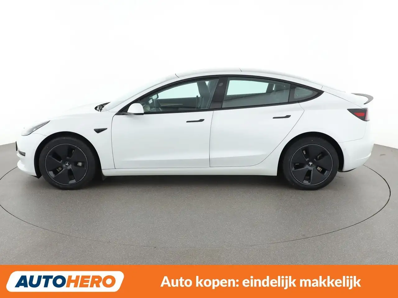 Tesla Model 3 Standard Range Plus, миниатюра 3