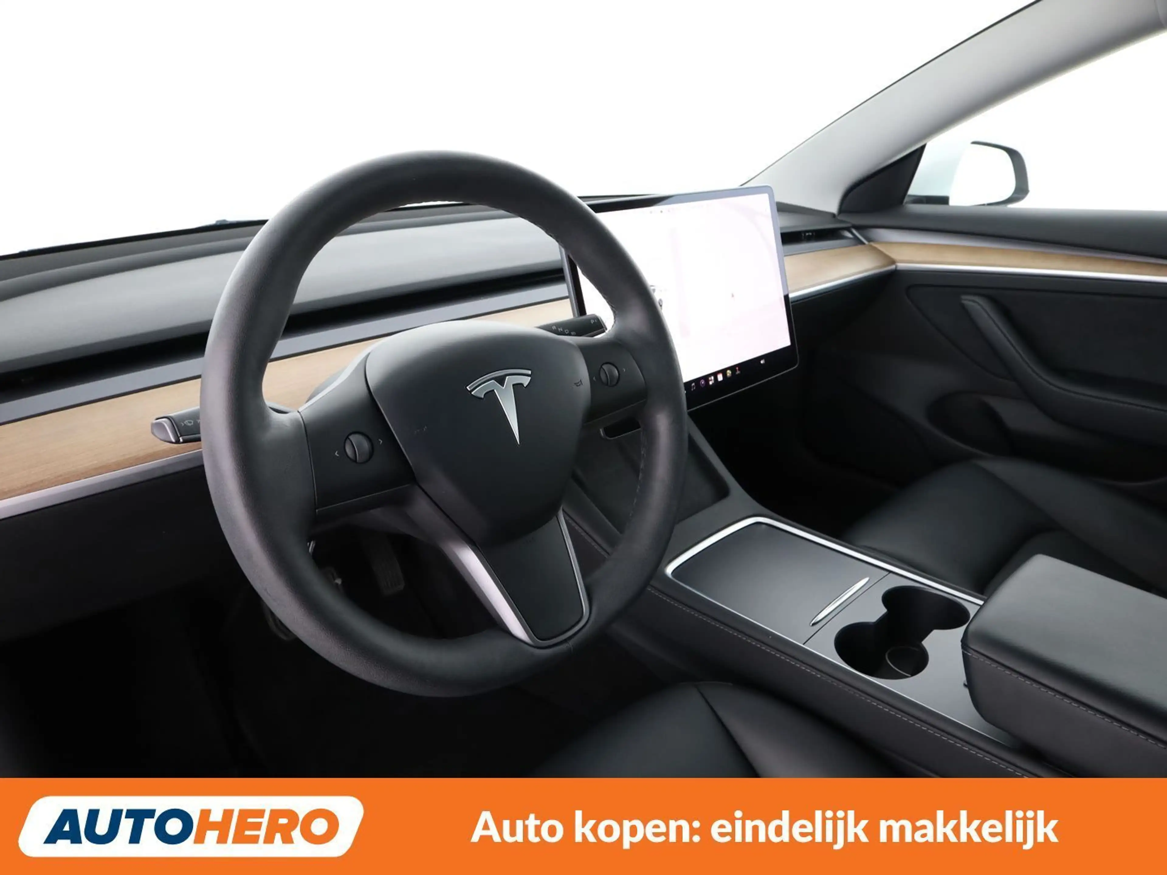 Tesla Model 3 Standard Range Plus — photo 11