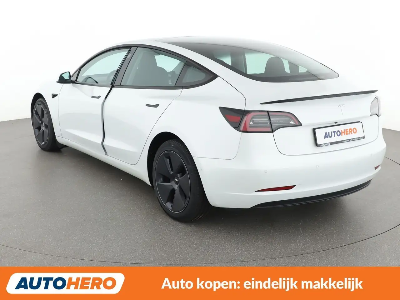 Tesla Model 3 Standard Range Plus, миниатюра 4