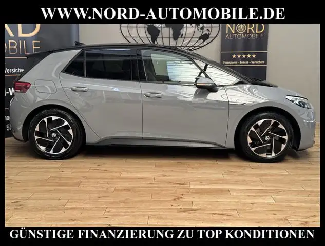Volkswagen Id.3 view 7