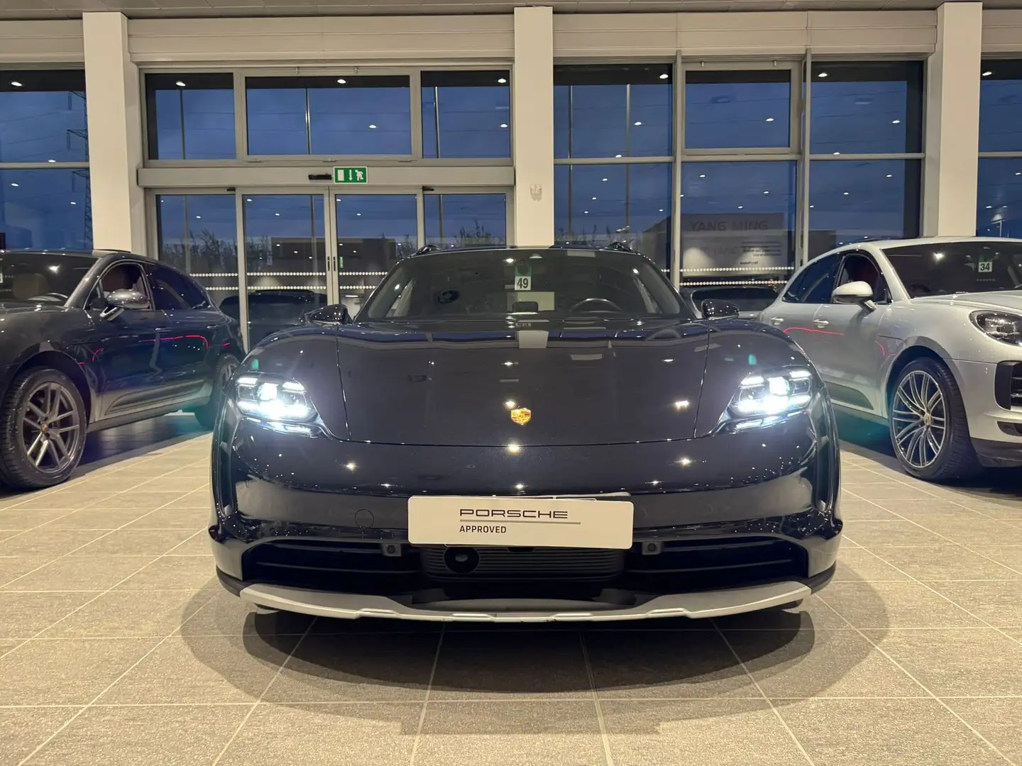 Porsche Taycan Taycan 4 Cross Turismo 476 cv Schwarz - 2