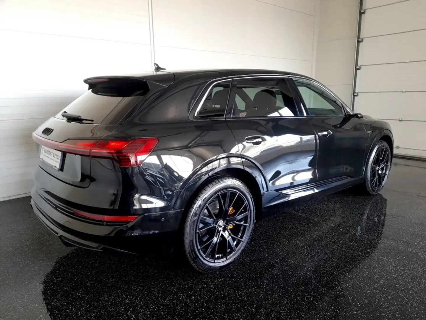 Audi e-tron 55 quattro S-LINE BLACK EDITION *NP: € 103.580,- / 21 ZOLL / LEDER VALCONA / BANG & OLFUSEN / OPTIKPAKET SCHWARZ PLUS* Schwarz - 2
