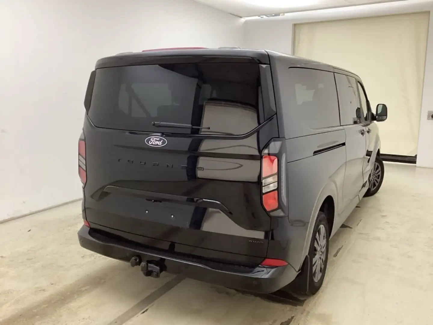 Ford Tourneo Custom 320 L2H1 4x4 Autm. Titanium AHK Noir - 2
