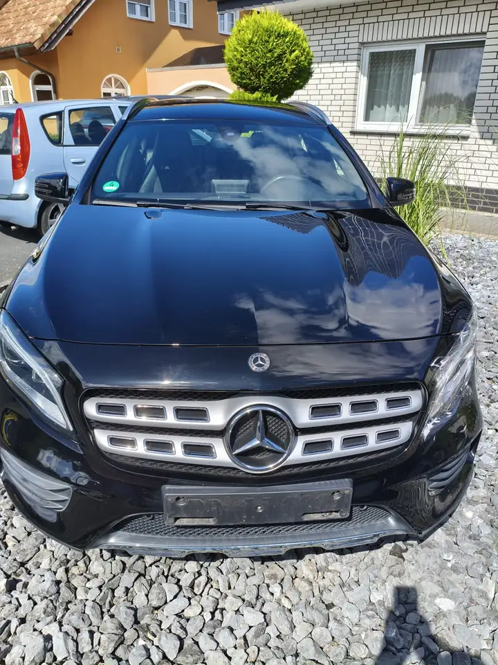 Mercedes-Benz GLA 180