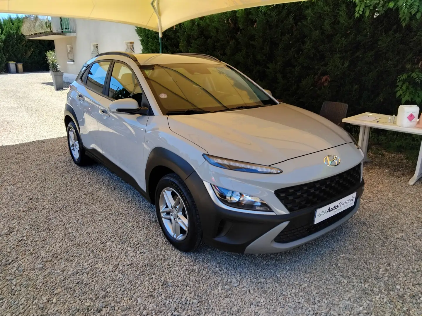 Hyundai KONA 1.0 T-GDI 120ch Hybrid Business 2022 Grijs - 1