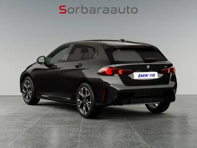 BMW 1 Series view 4