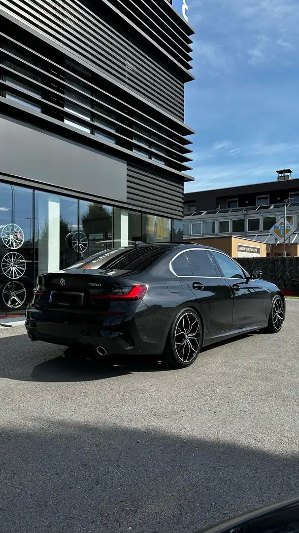 BMW 320 M Sport Schwarz - 2