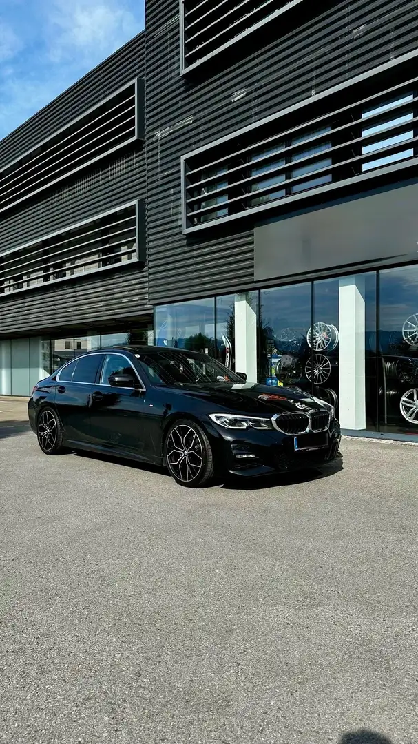 BMW 320 M Sport Schwarz - 1