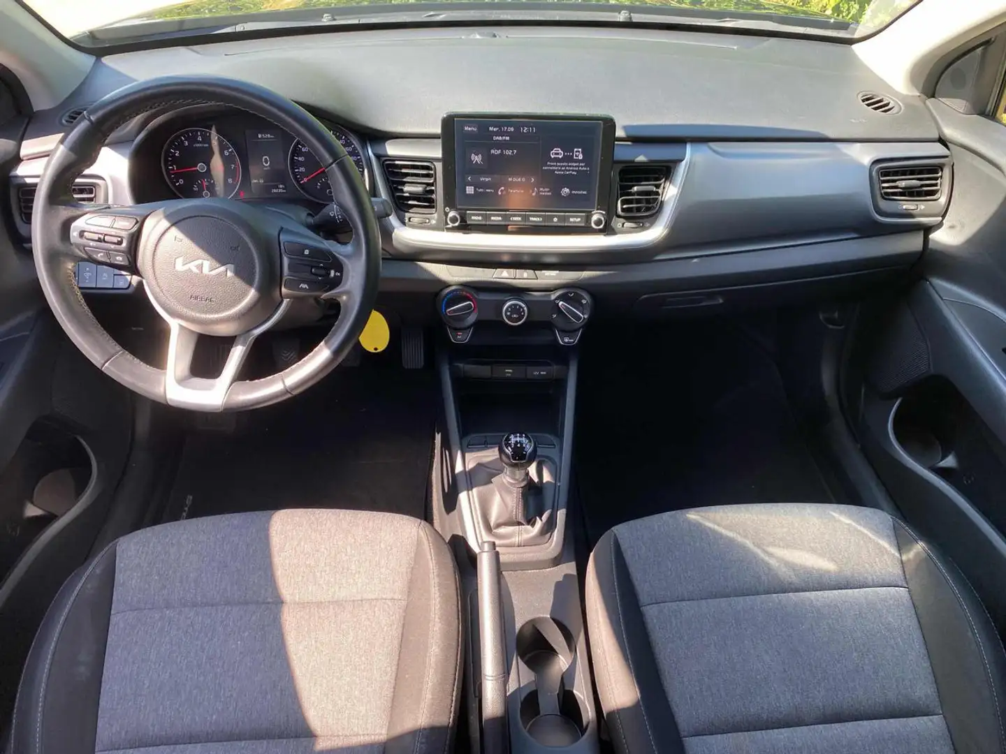 Kia Stonic 1.2 OK NEOPATENTATI SOLO 28000 KM GARANZIA KIA Negro - 2