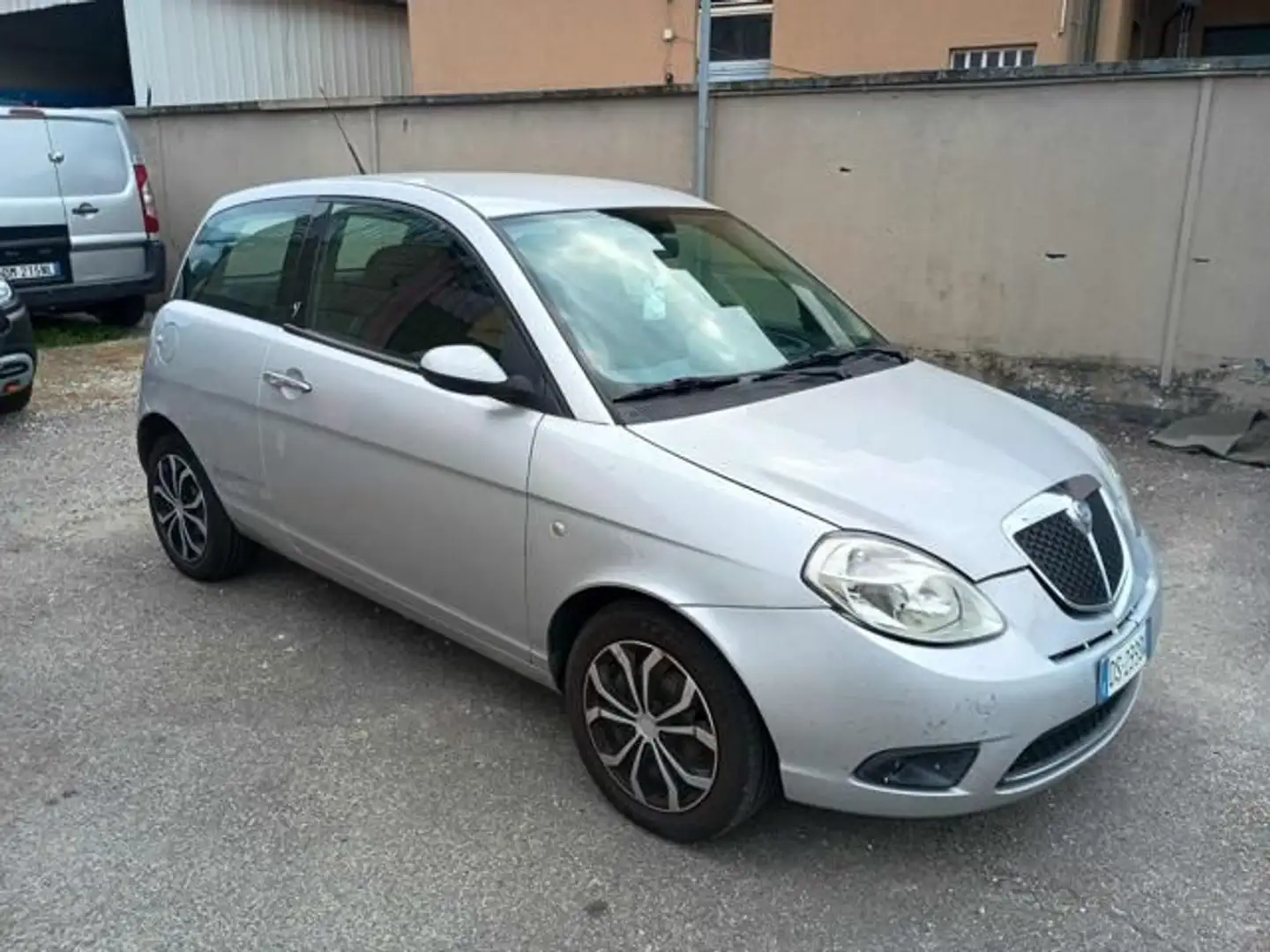 Lancia Ypsilon 1.2 Oro Silber - 1