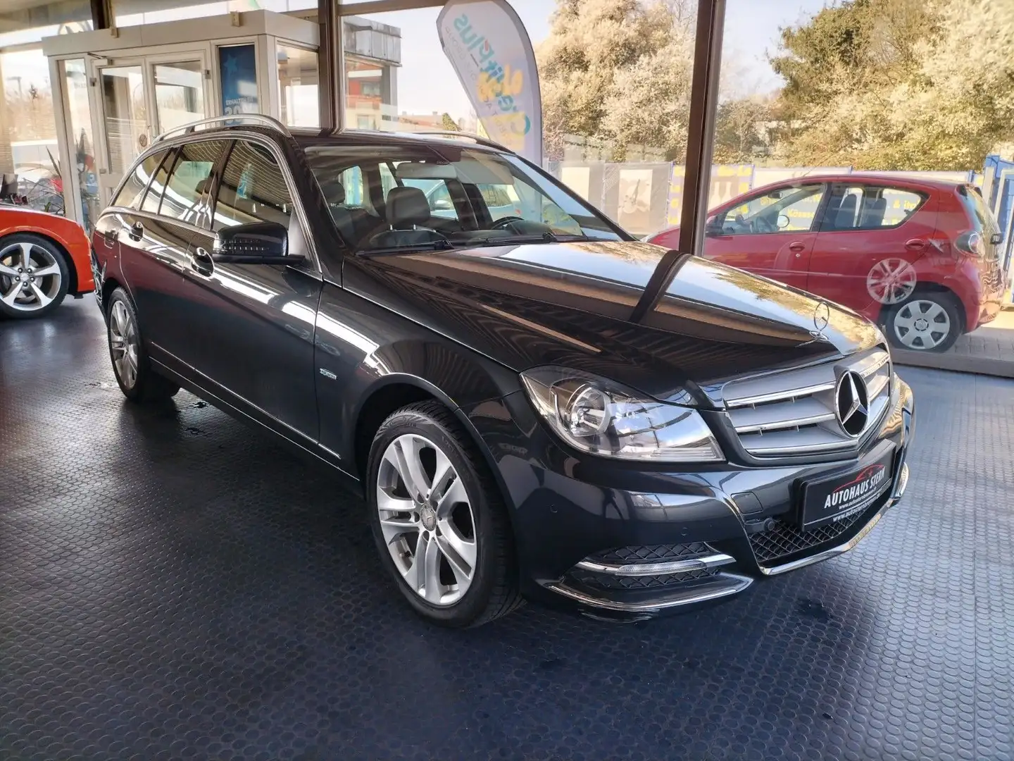 Mercedes-Benz C 180 C -Klasse T-Modell C 180 T CGI BlueEfficiency Schwarz - 1
