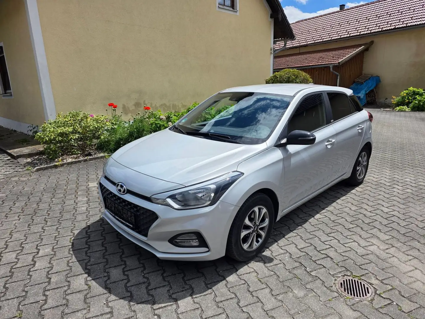 Hyundai i20 YES!++TOP++carplay,Kamera++ Argento - 1