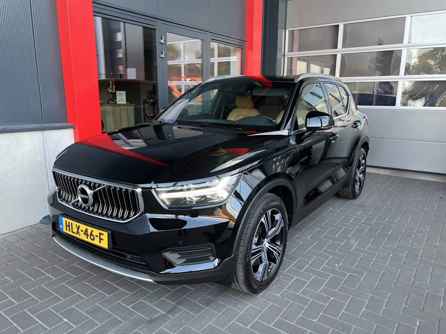 Volvo XC40 1.5 T5 Recharge Inscription | Panoramadak | Stoel Zwart - 1