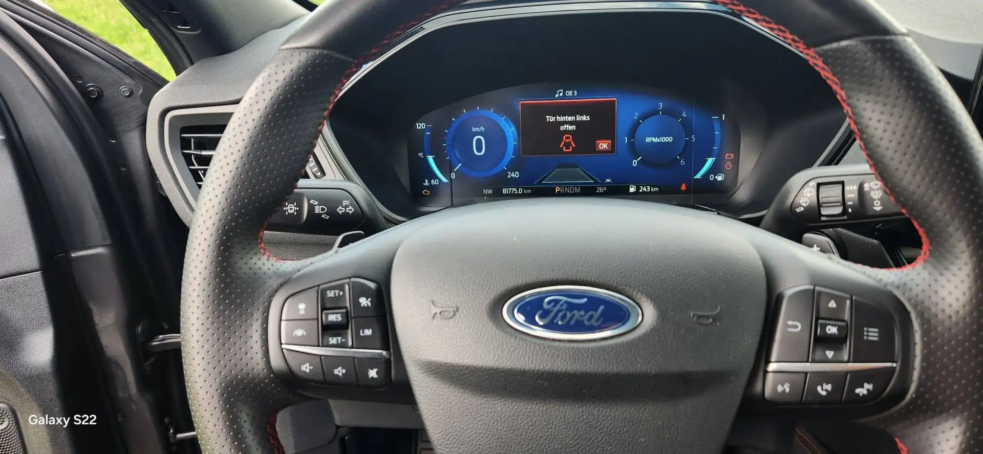 Ford Kuga Kuga 1,5 EcoBlue ST-Line Aut. ST-Line Grau - 2