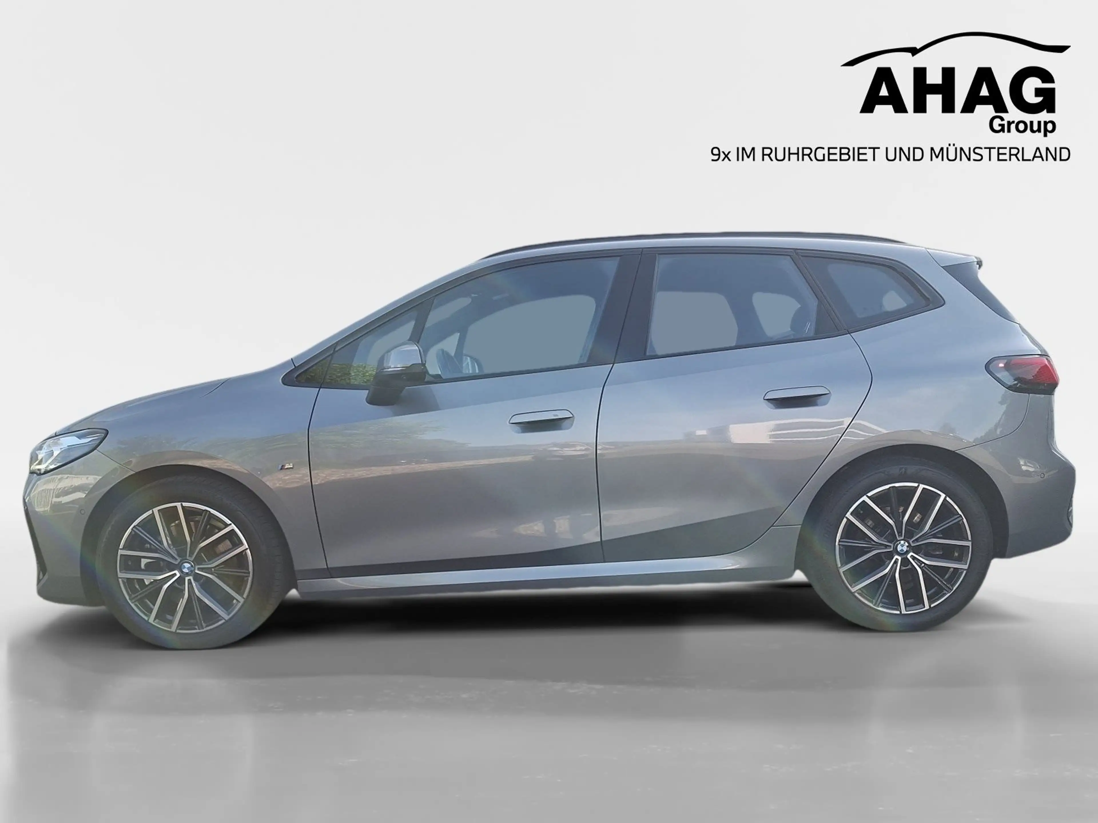 BMW 223 i Active Tourer — photo 6
