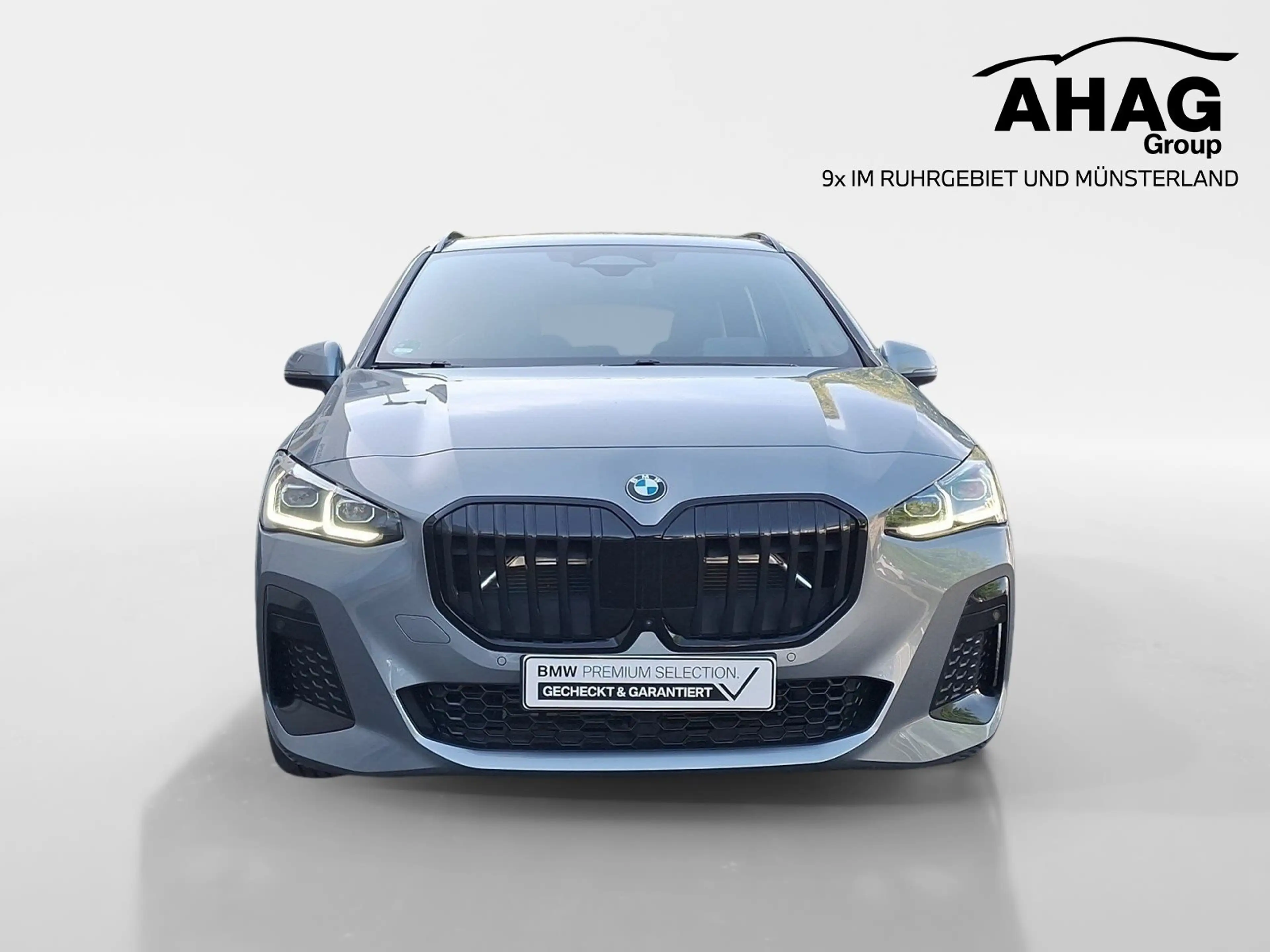BMW 223 i Active Tourer — photo 2