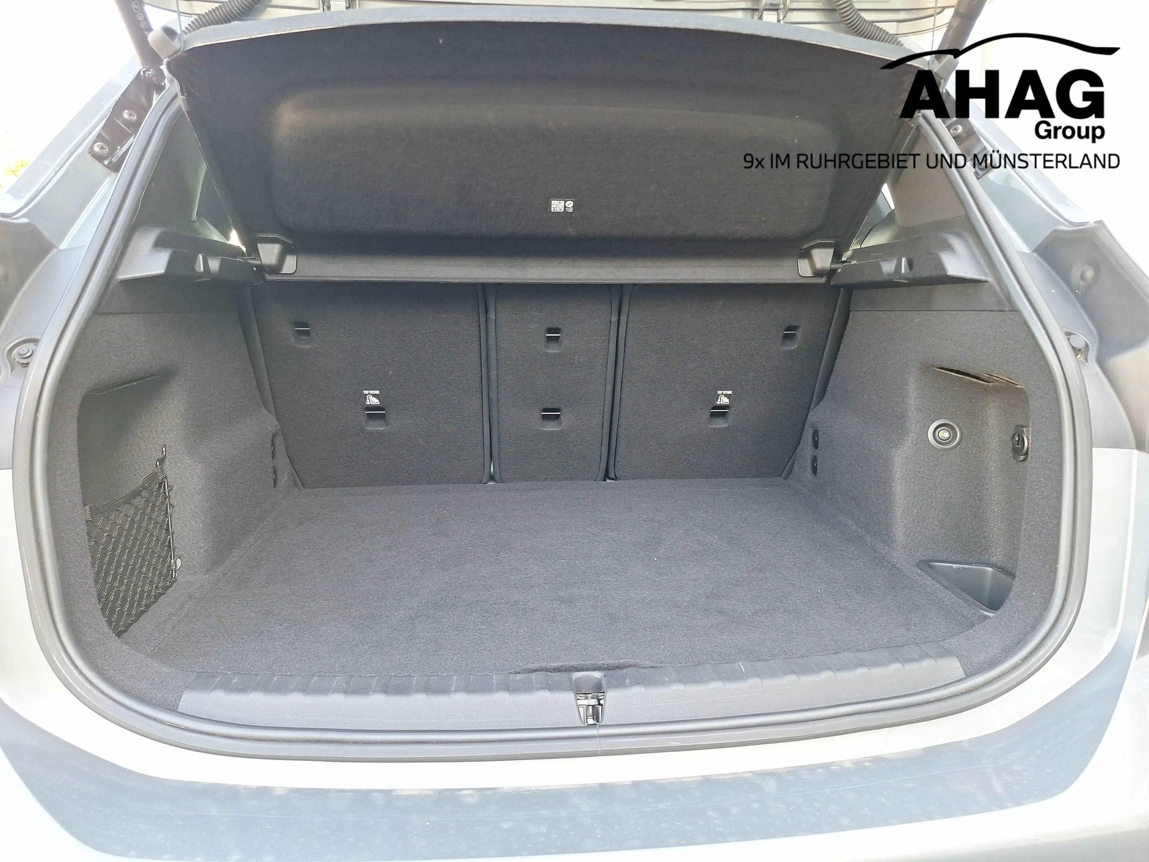BMW 223 i Active Tourer — photo 14