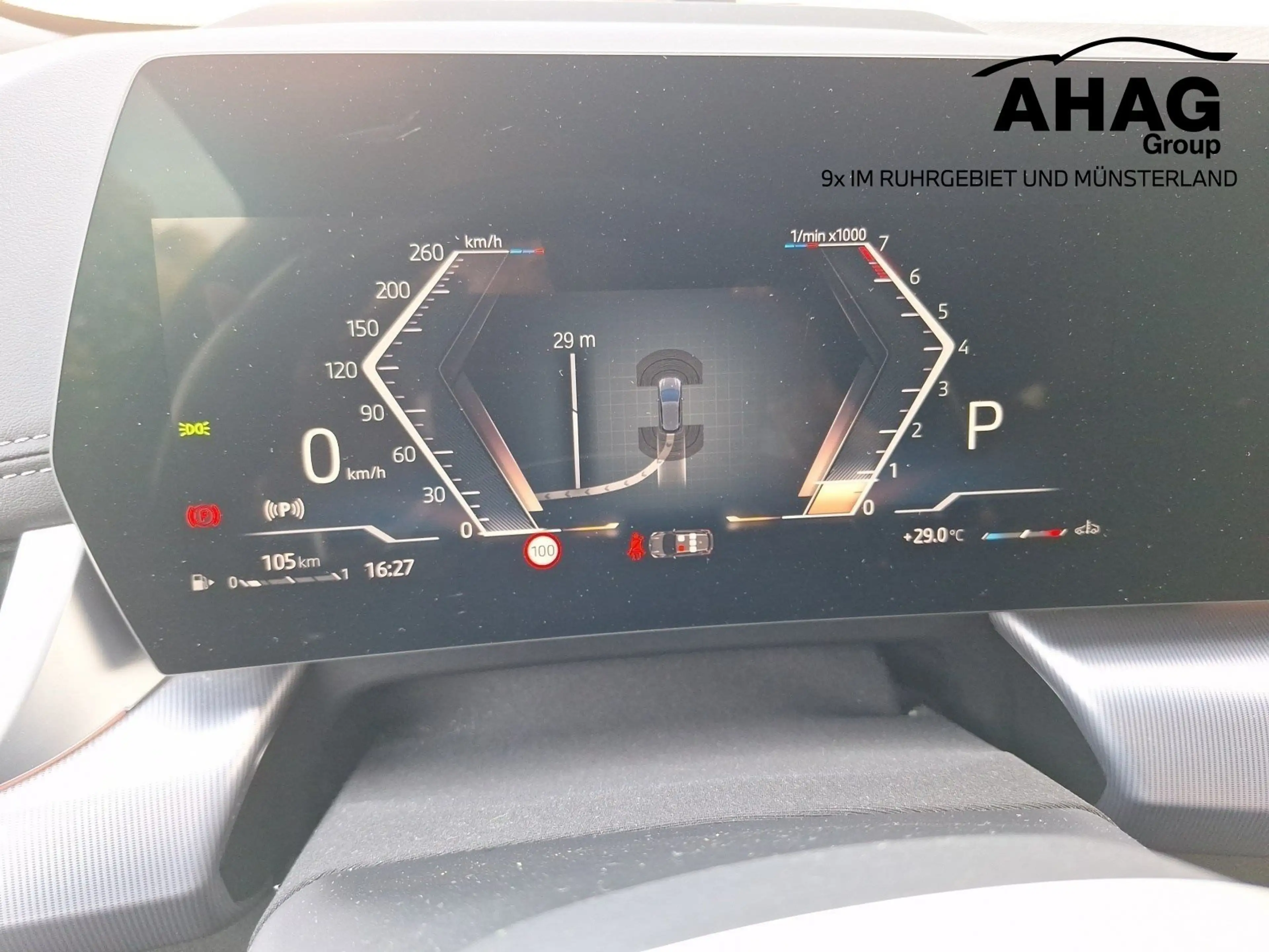 BMW 223 i Active Tourer — photo 10