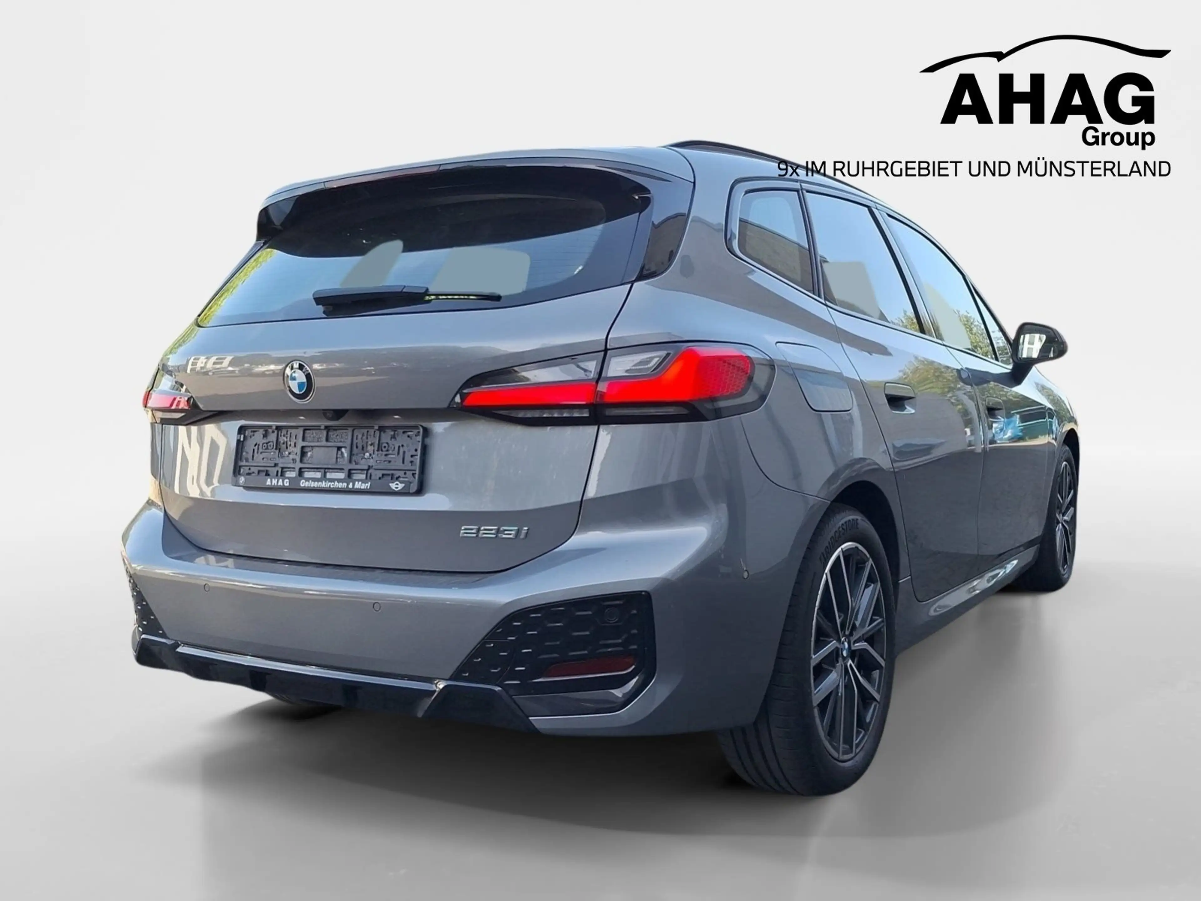 BMW 223 i Active Tourer — photo 4