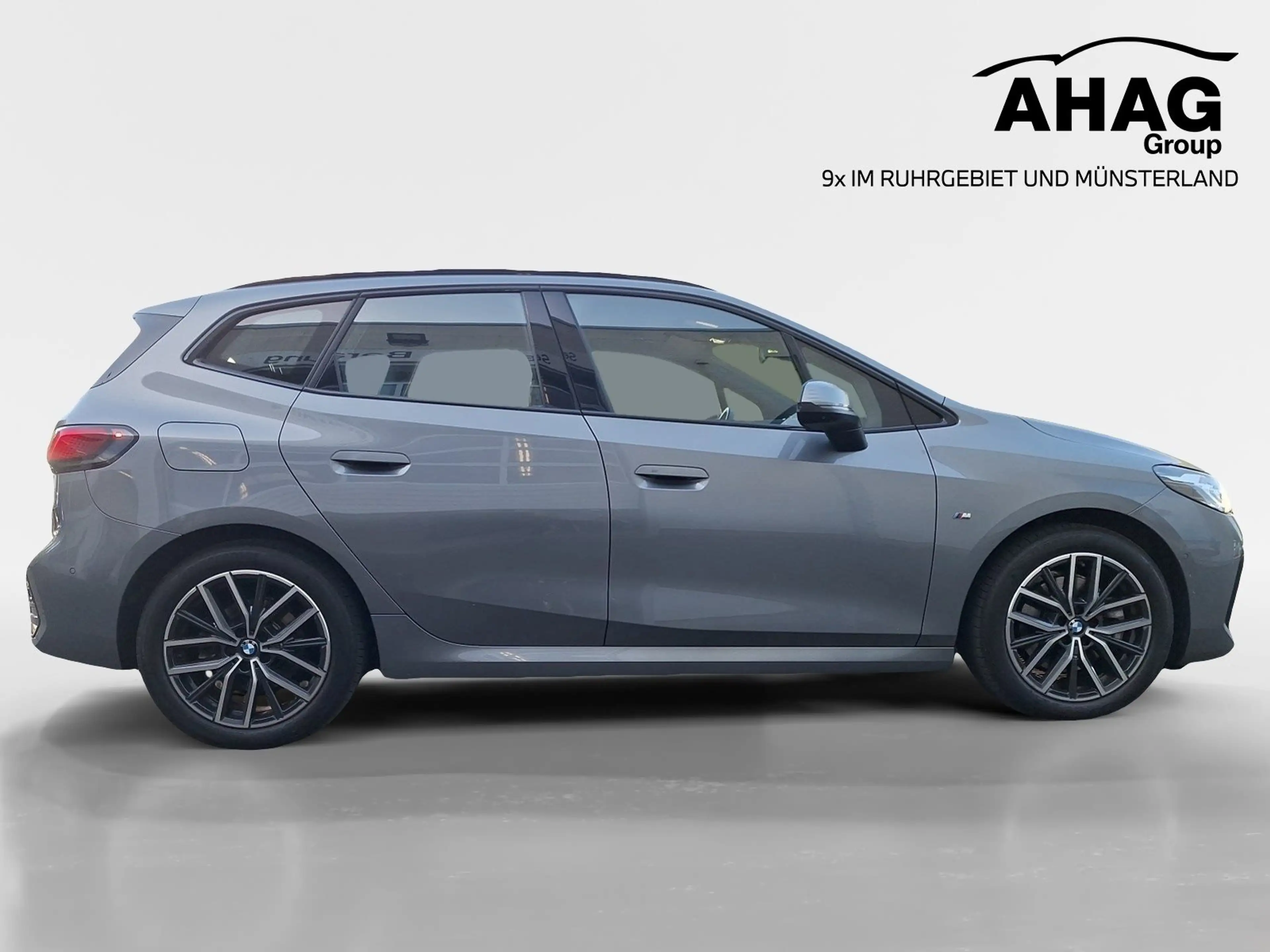 BMW 223 i Active Tourer — photo 3