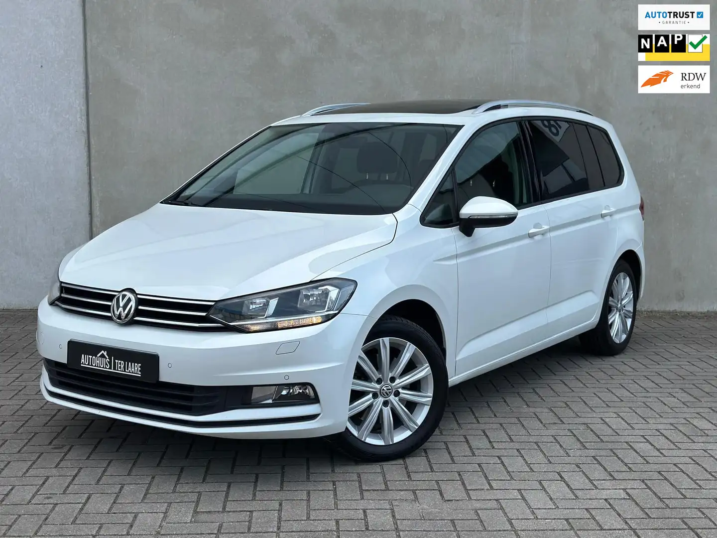 Volkswagen Touran 1.2 TSI Highline 7P Carplay ACC Trekh Climate Weiß - 1