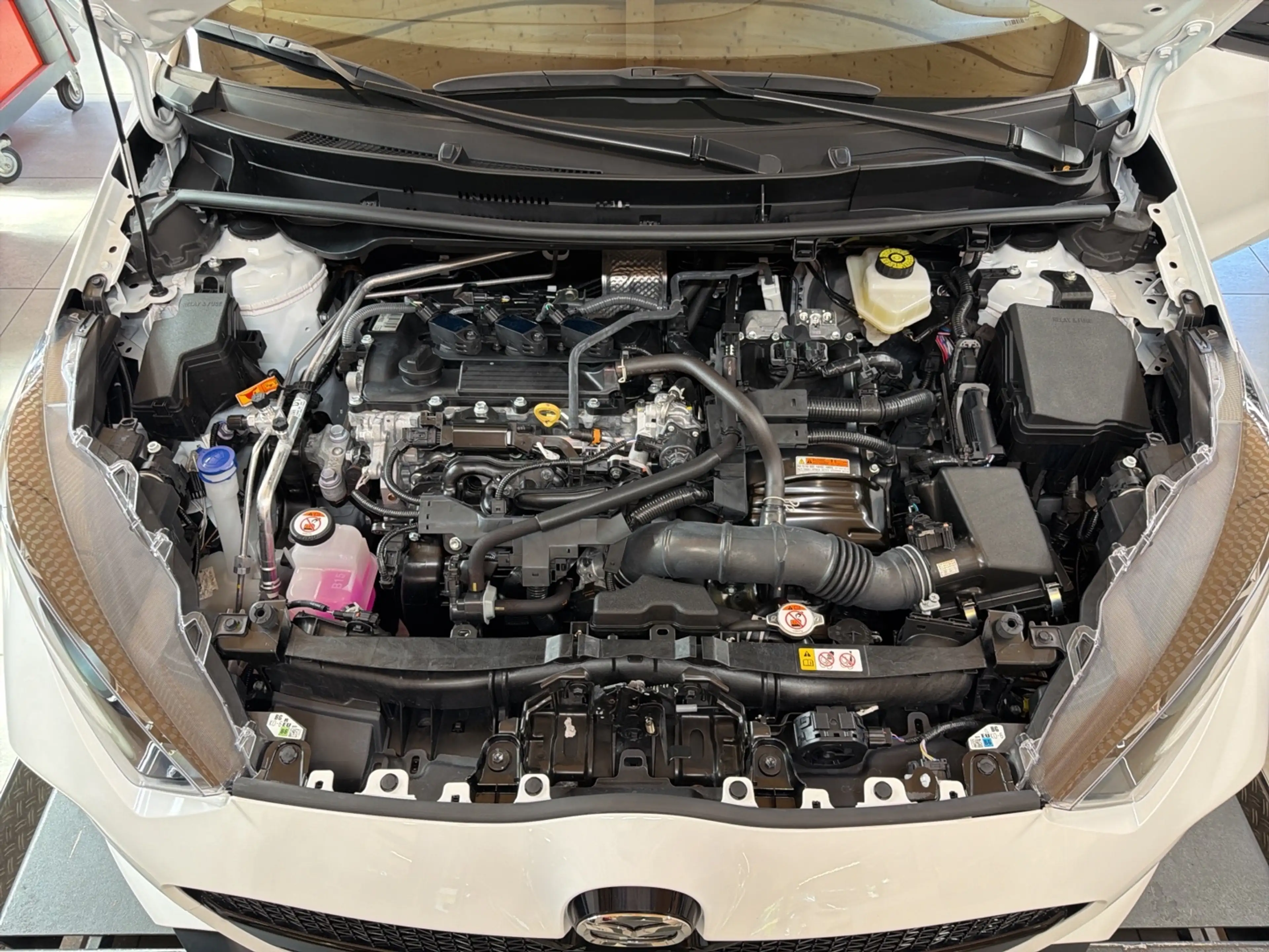Mazda 2 Hybrid 5HB 1.5L Hybrid VVT-i 116 CVT FWD Centre-Li — photo 14