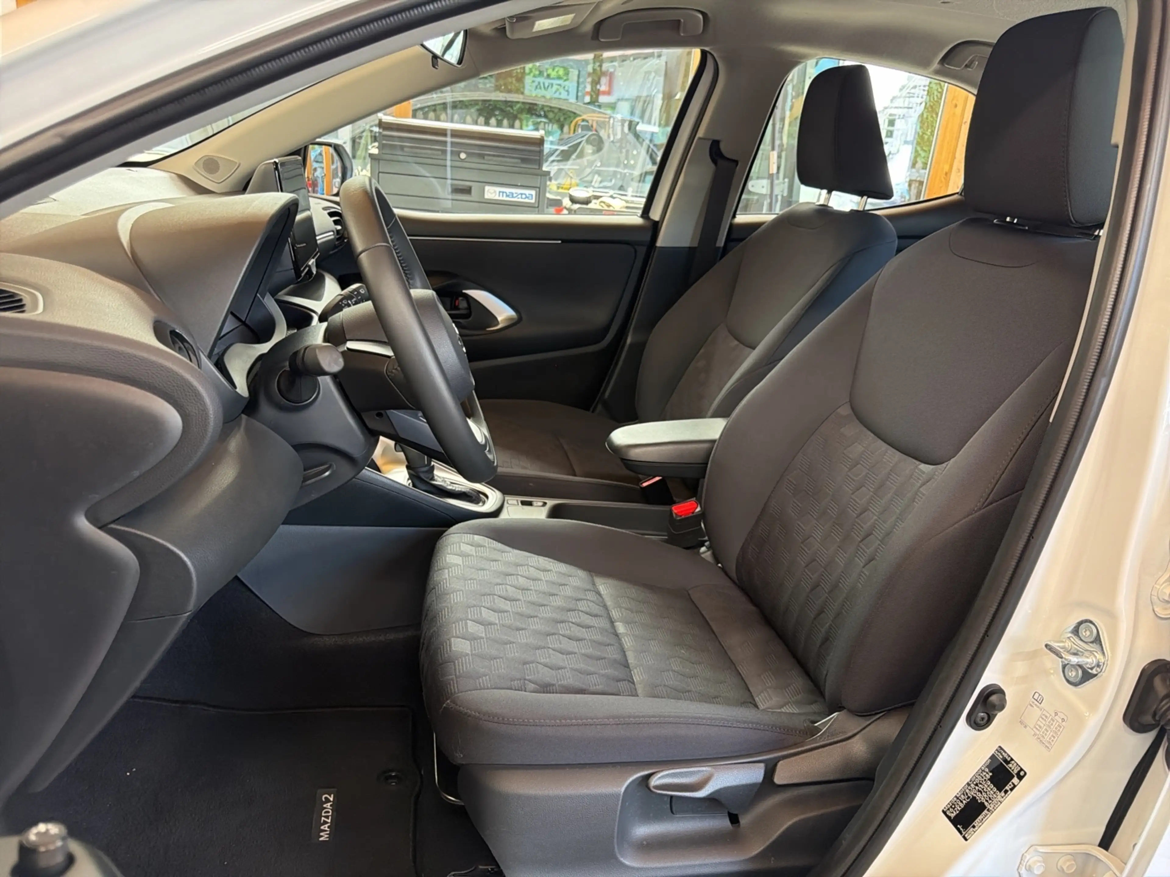 Mazda 2 Hybrid 5HB 1.5L Hybrid VVT-i 116 CVT FWD Centre-Li — photo 8