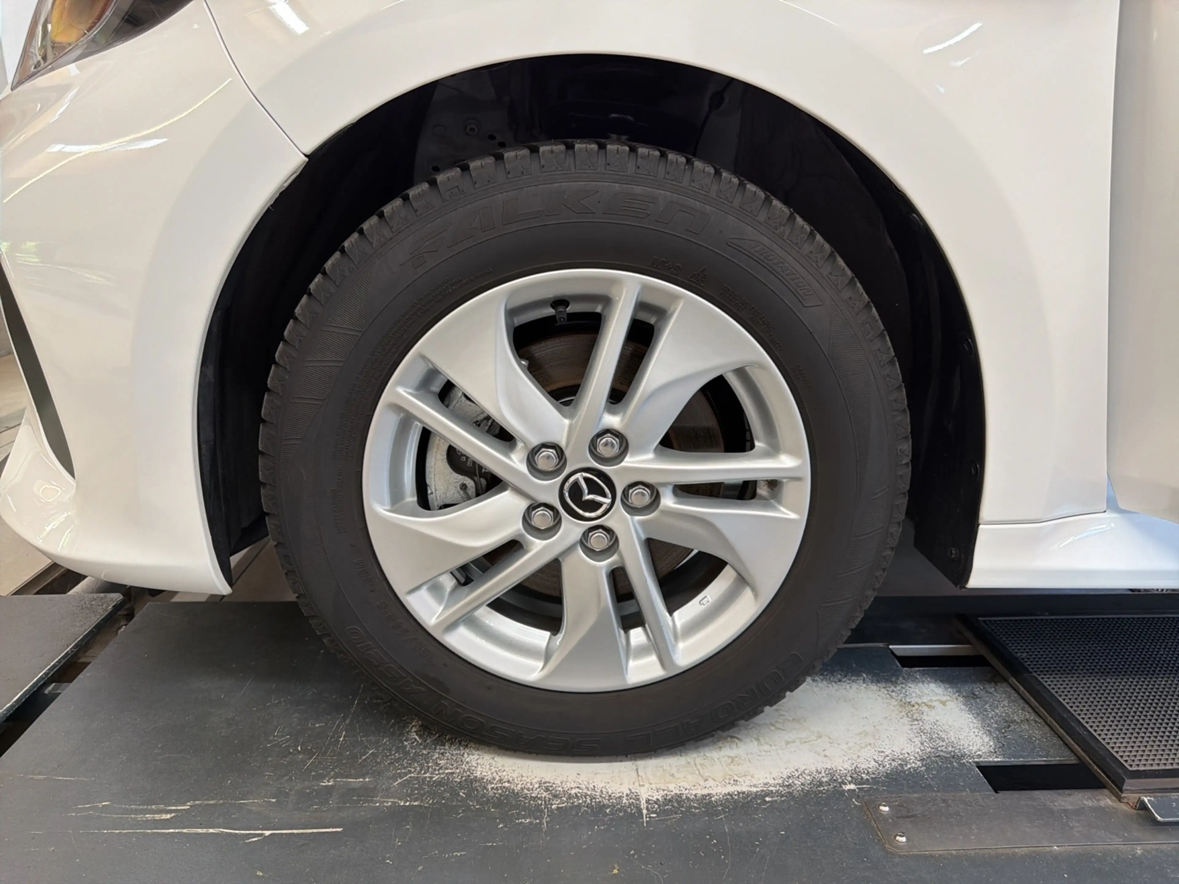 Mazda 2 Hybrid 5HB 1.5L Hybrid VVT-i 116 CVT FWD Centre-Li — photo 13