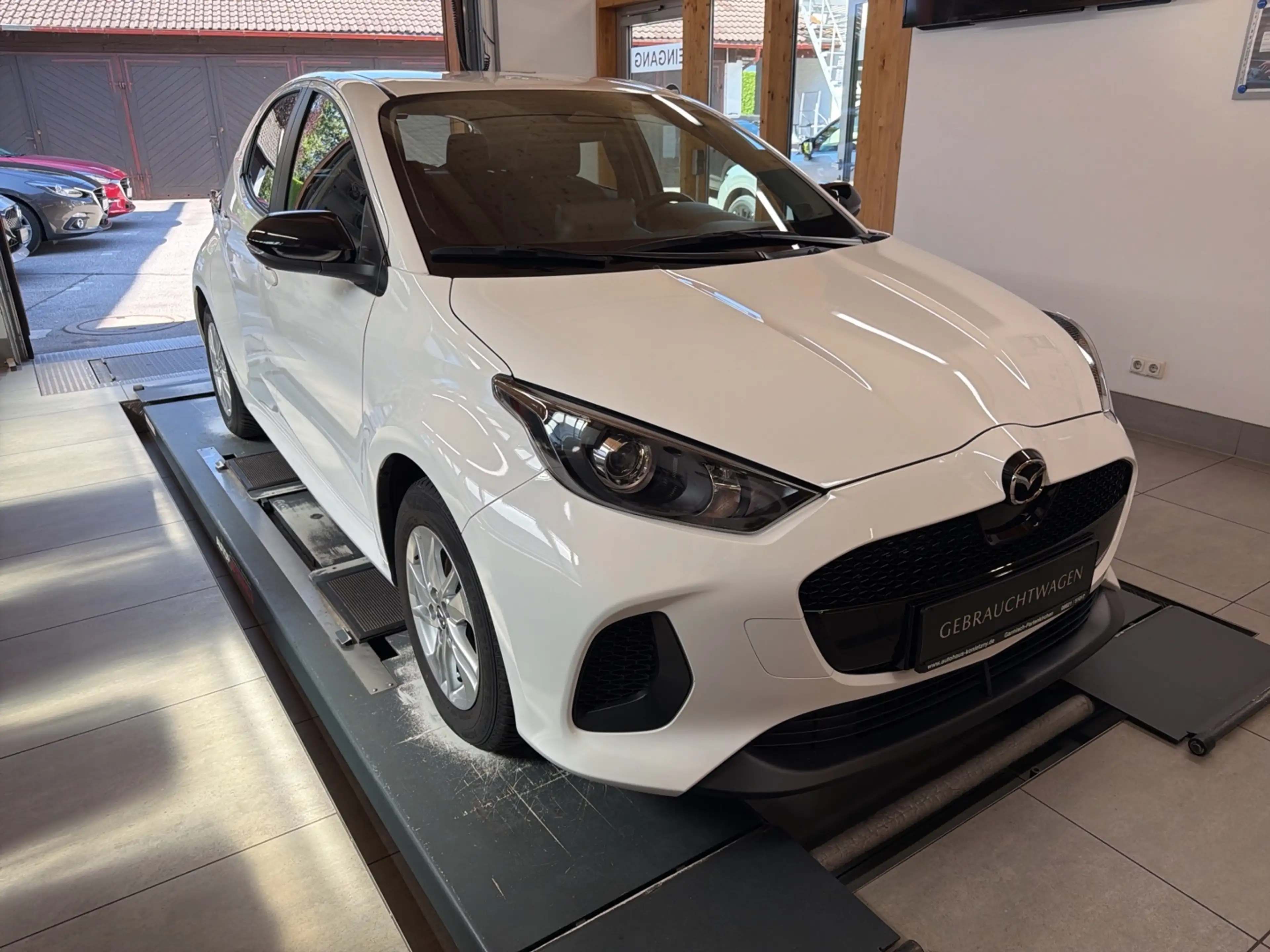 Mazda 2 Hybrid 5HB 1.5L Hybrid VVT-i 116 CVT FWD Centre-Li — photo 5