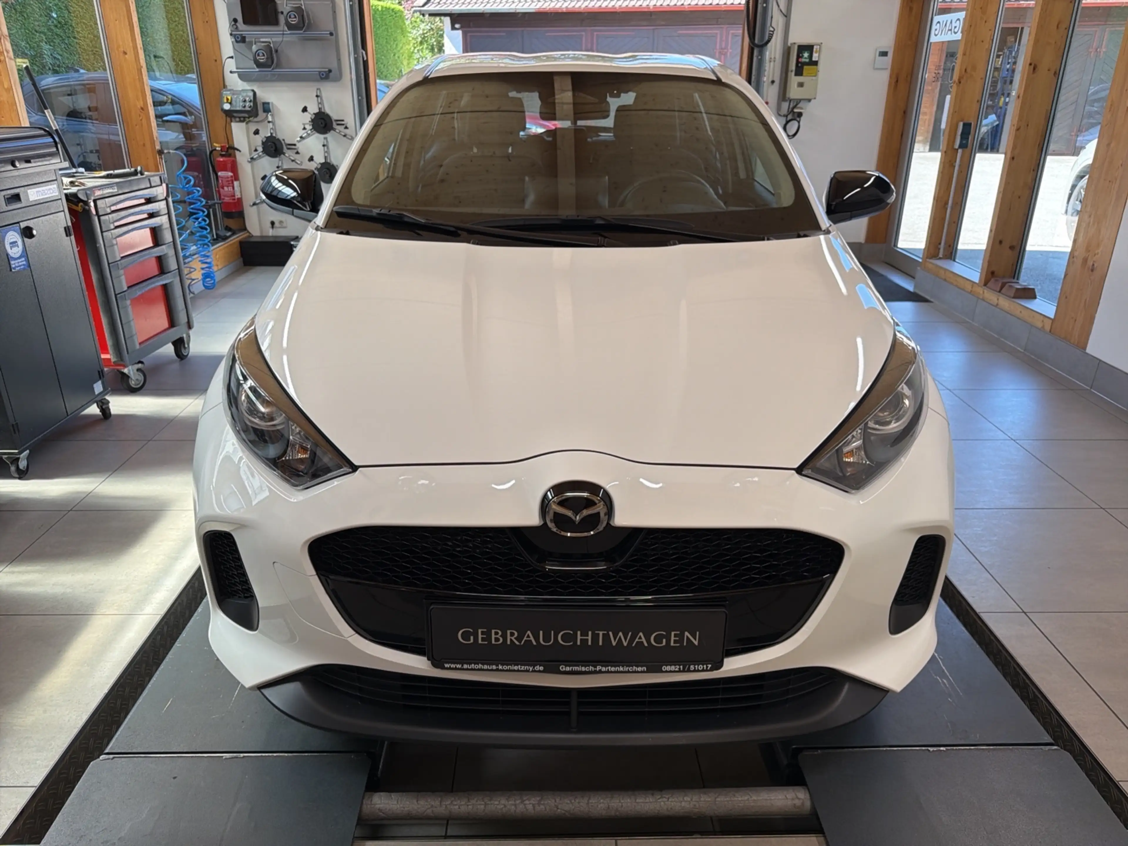 Mazda 2 Hybrid 5HB 1.5L Hybrid VVT-i 116 CVT FWD Centre-Li — photo 6