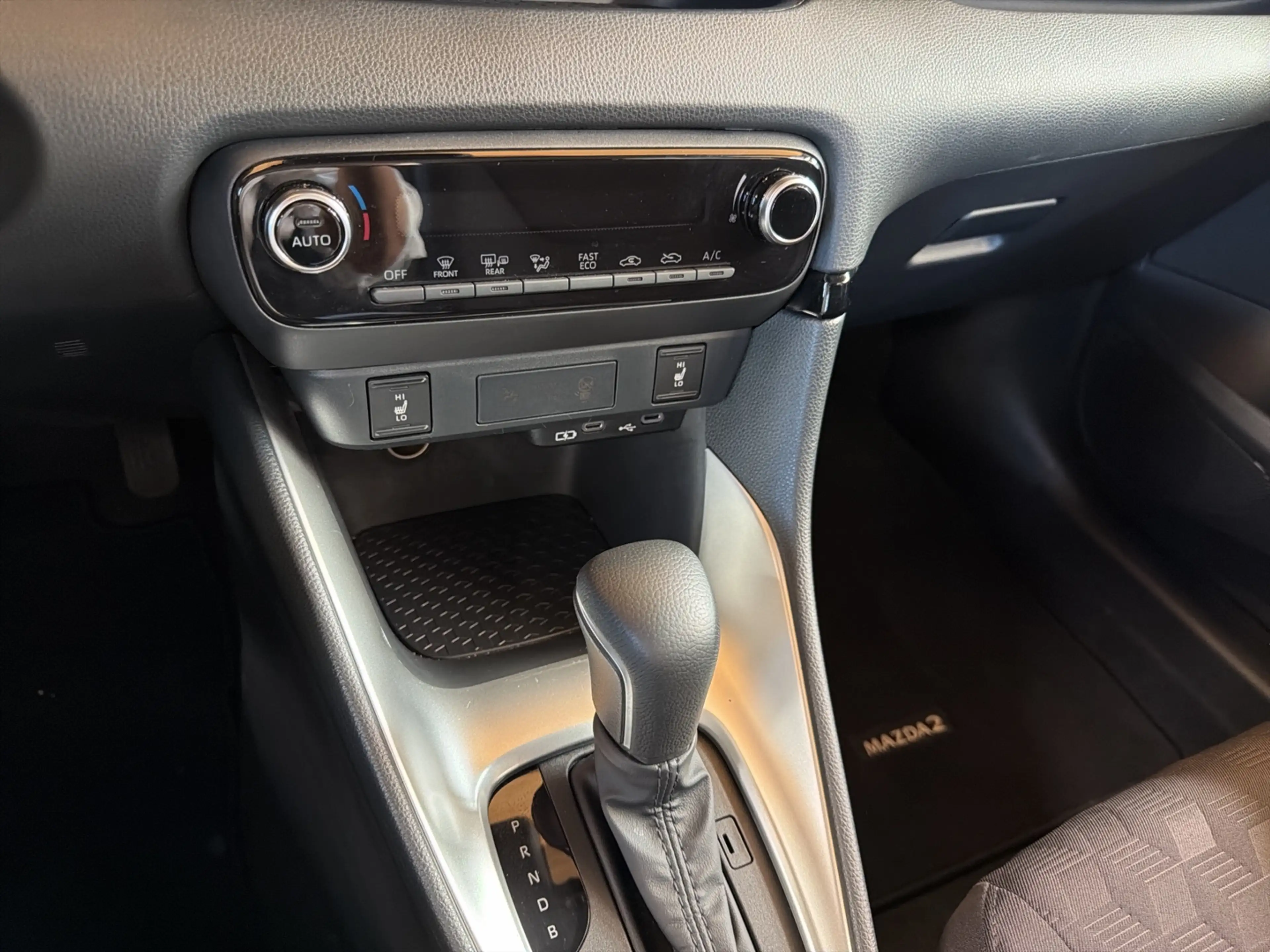 Mazda 2 Hybrid 5HB 1.5L Hybrid VVT-i 116 CVT FWD Centre-Li — photo 10