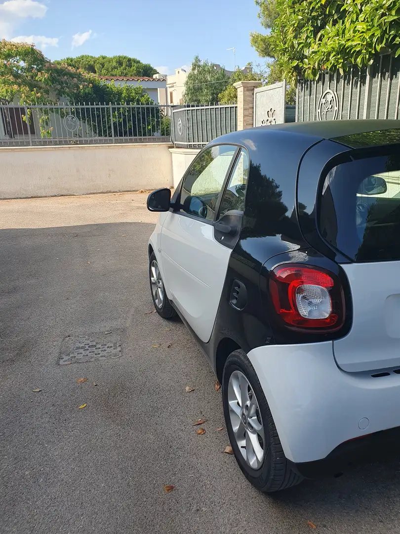 smart forTwo Fortwo III 2015 1.0 Youngster 71cv twinamic Bianco - 1