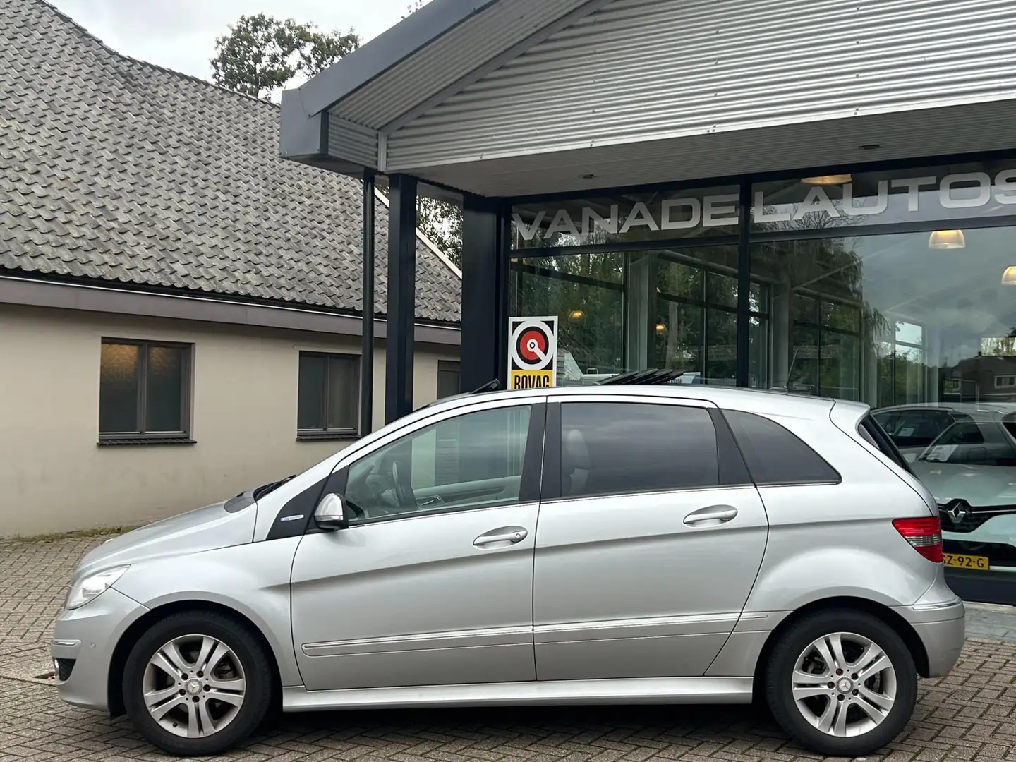 Mercedes-Benz B 180 BlueEFFICIENCY Schuif/Pano Navi Park.Sens Cruise A Gris - 2
