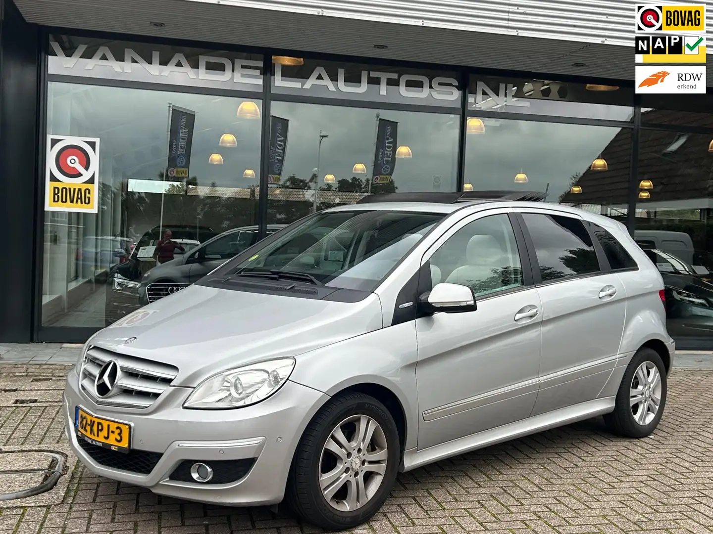 Mercedes-Benz B 180 BlueEFFICIENCY Schuif/Pano Navi Park.Sens Cruise A Gris - 1