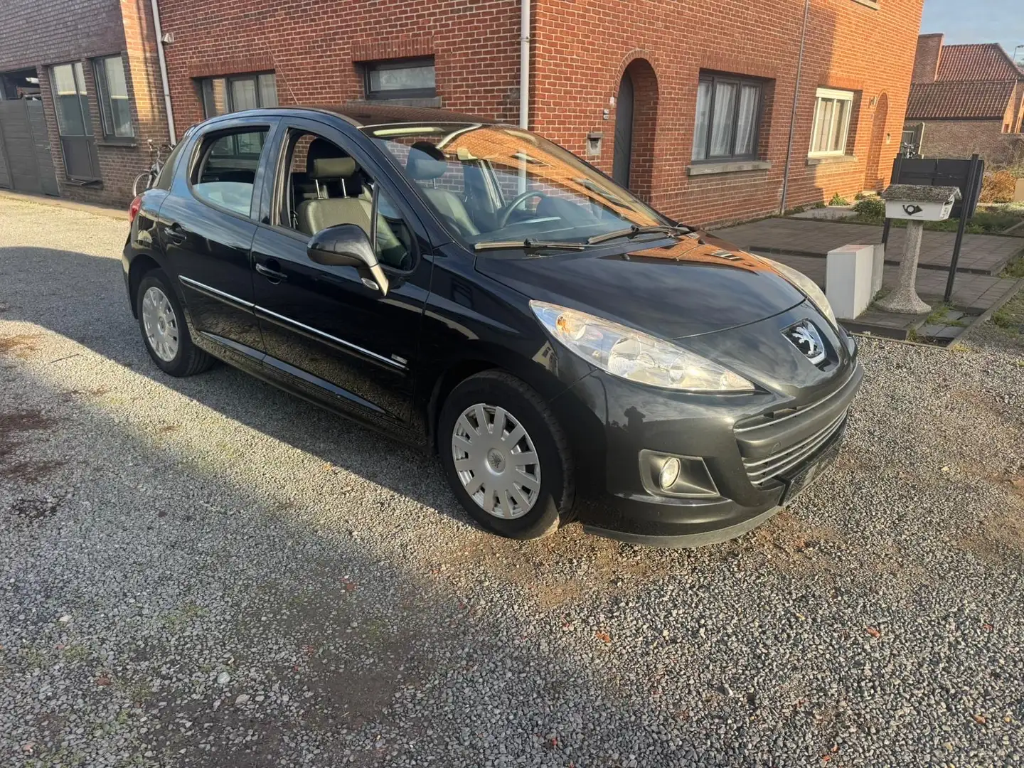 Peugeot 207 1.6 HDi ,Airco,5 deurs,1e eigenaar, Zwart - 2