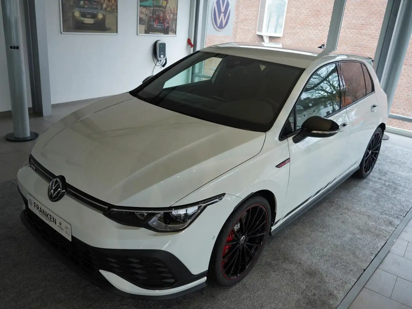 Volkswagen Golf GTI Clubsport Perf Black Style IQ Matrix Navi Weiß - 2