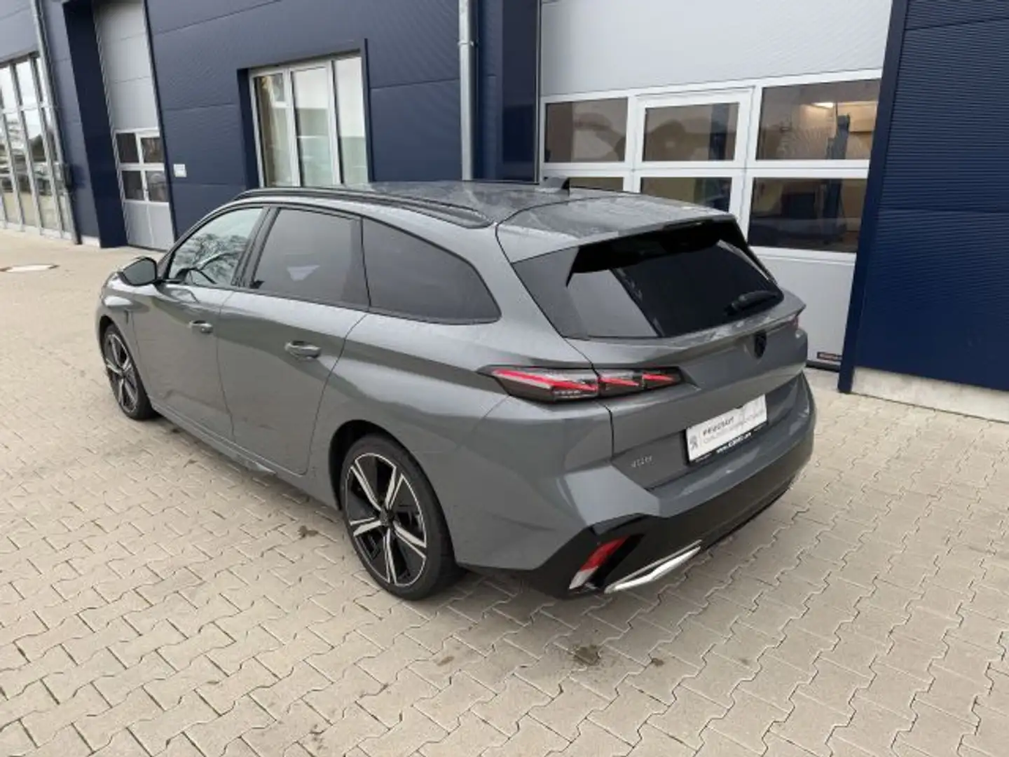 Peugeot 308 SW BlueHDi 130 EAT8 GT Grau - 2