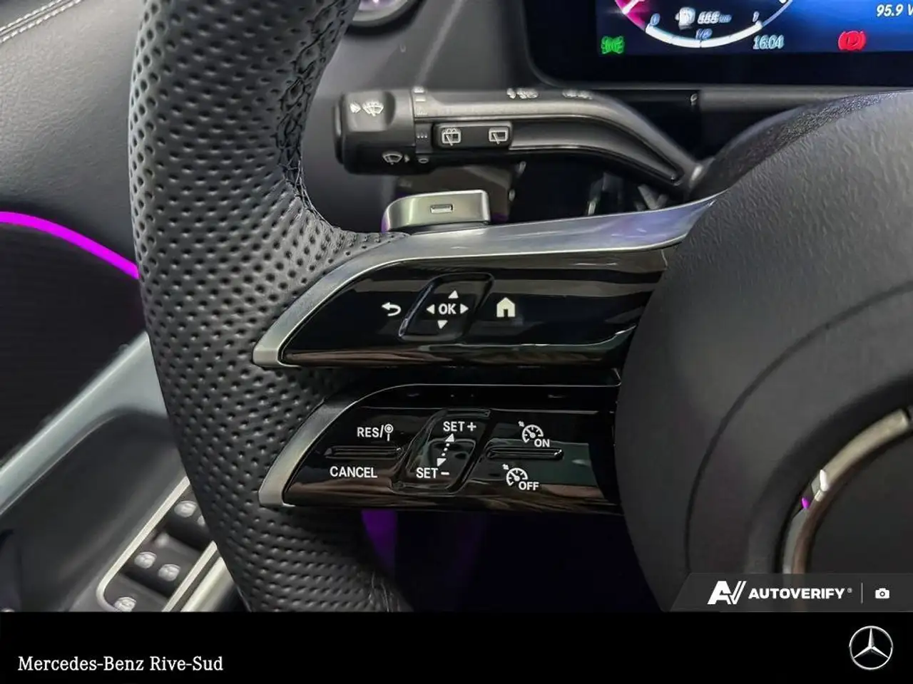 Mercedes-Benz GLA снимка Mercedes-Benz GLA