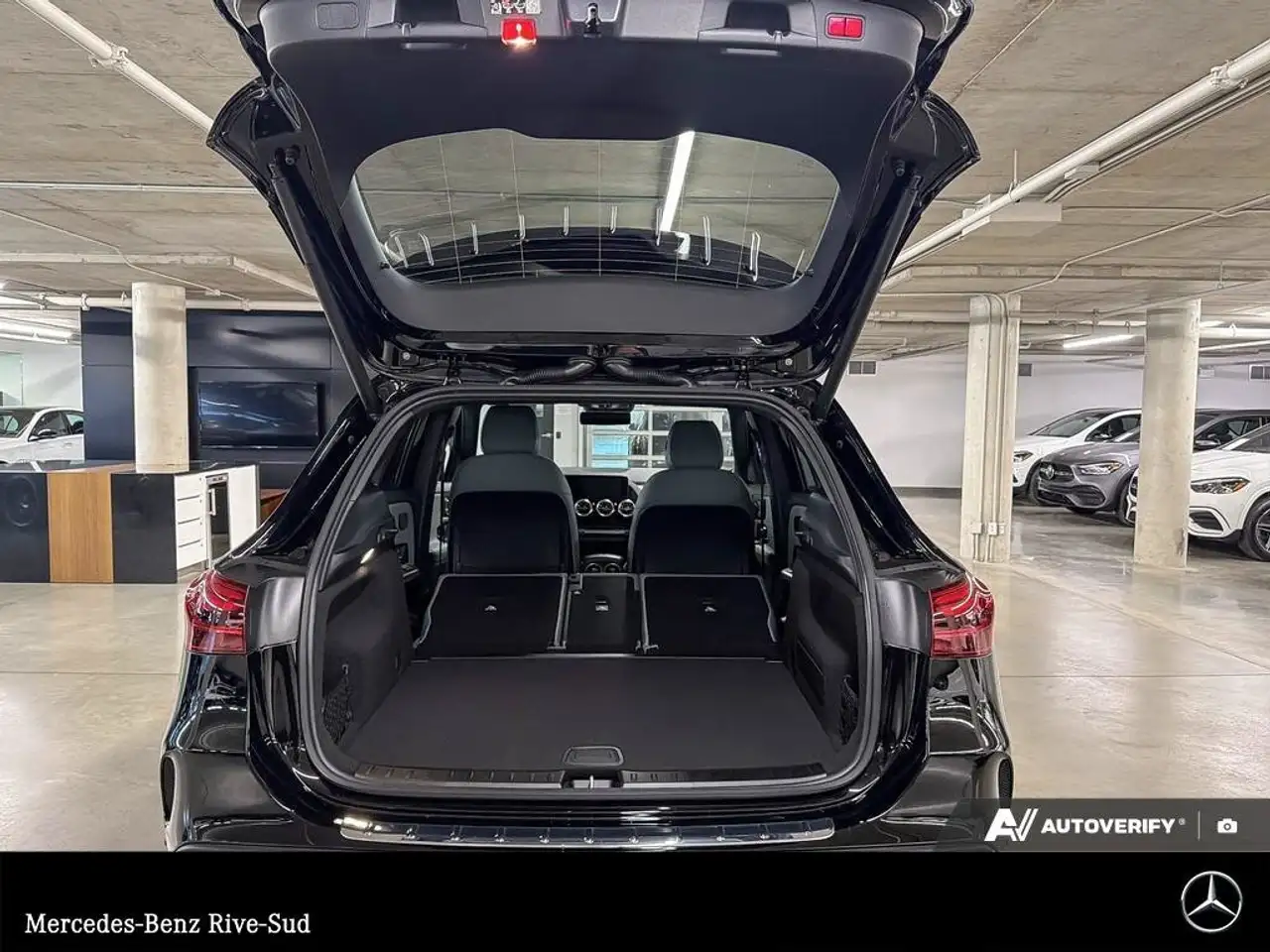 Mercedes-Benz GLA снимка Mercedes-Benz GLA