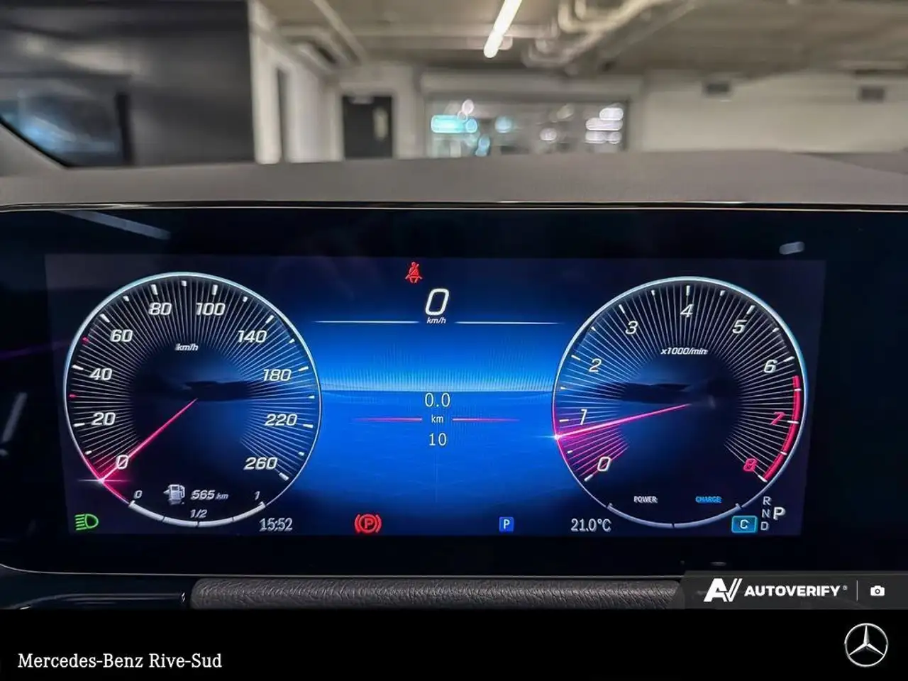 Mercedes-Benz GLA снимка Mercedes-Benz GLA