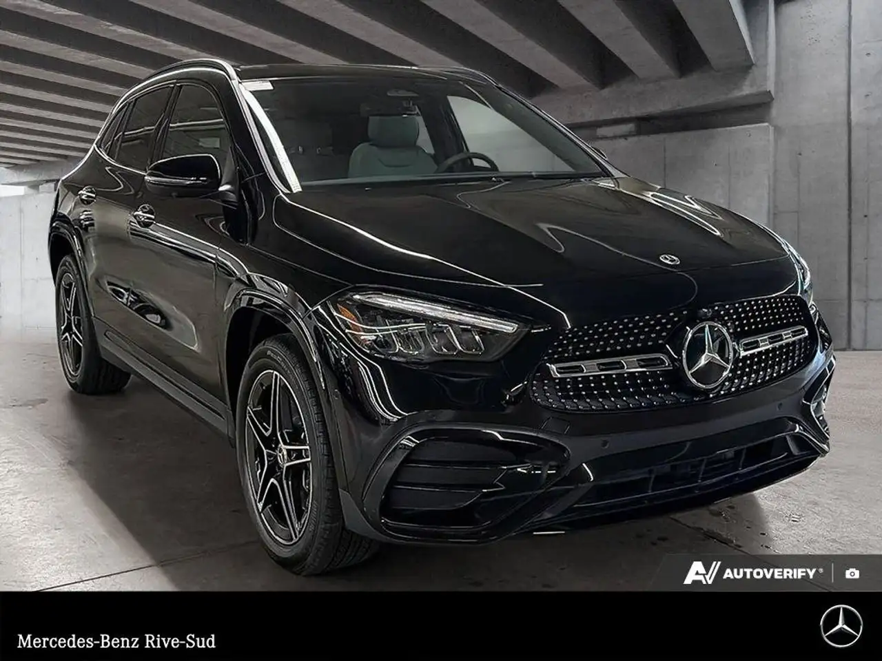 Mercedes-Benz GLA снимка Mercedes-Benz GLA