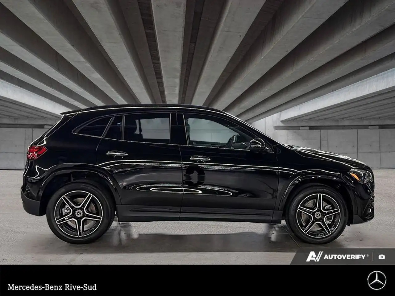 Mercedes-Benz GLA снимка Mercedes-Benz GLA