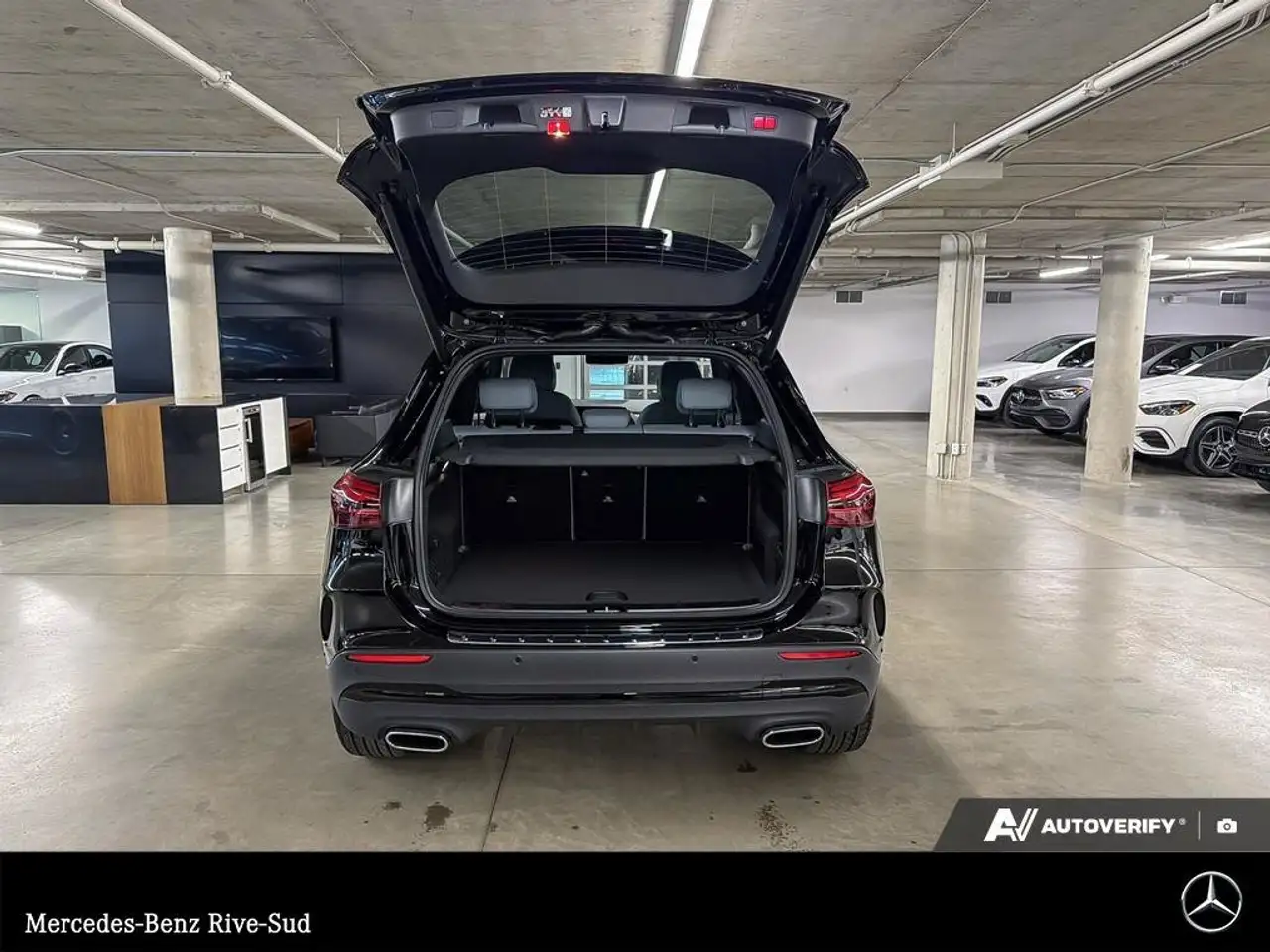 Mercedes-Benz GLA снимка Mercedes-Benz GLA