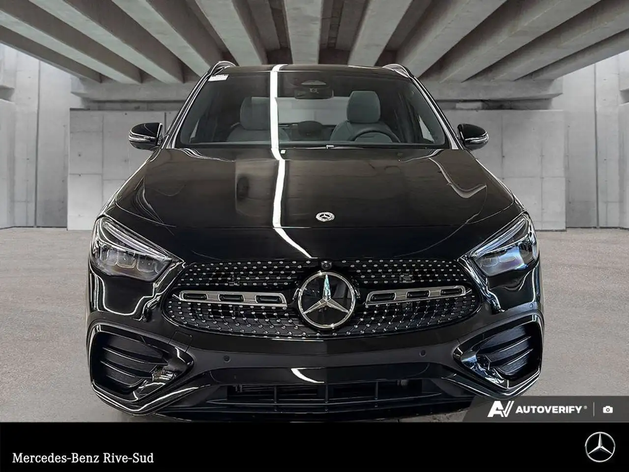 Mercedes-Benz GLA снимка Mercedes-Benz GLA