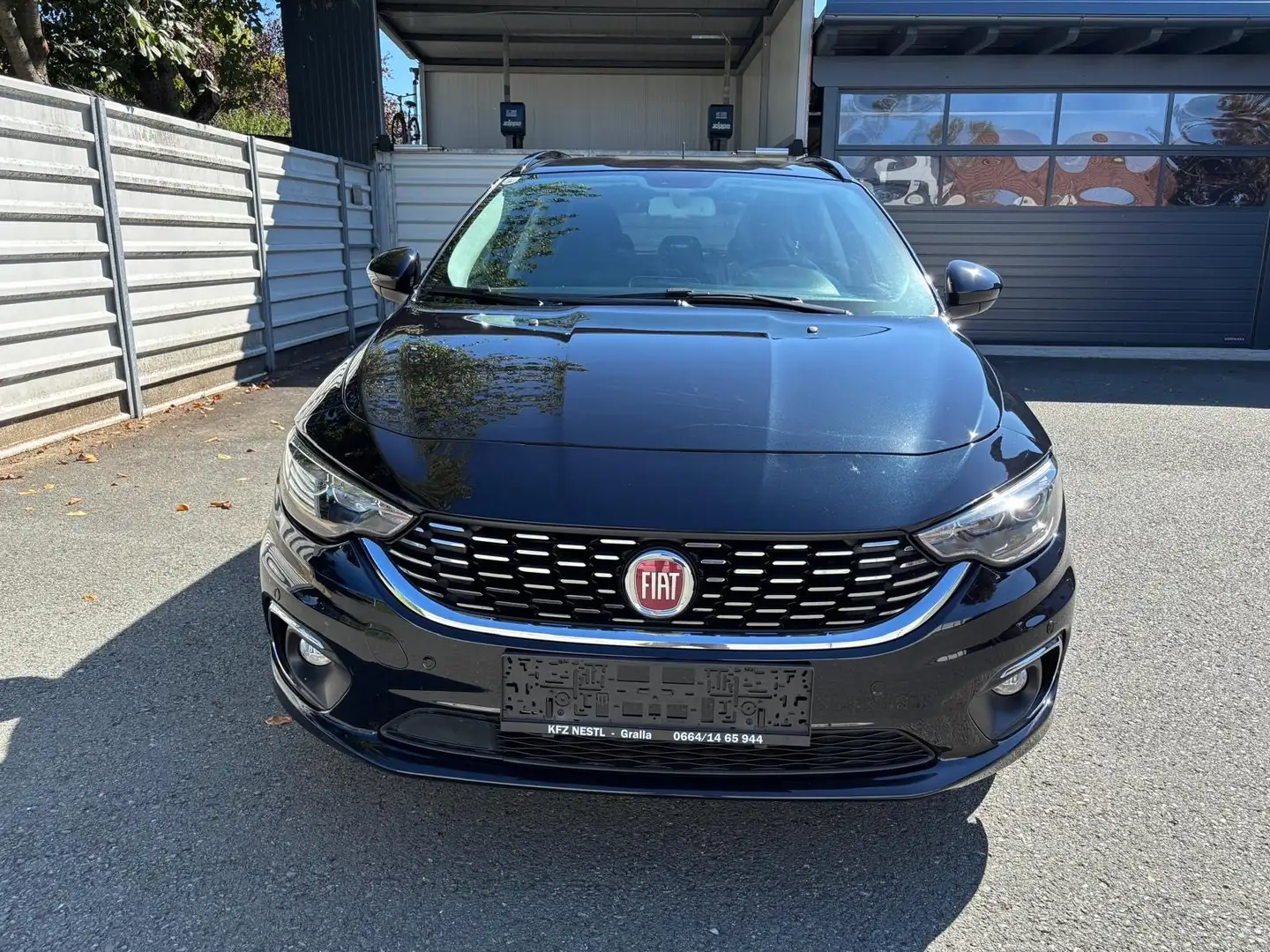 Fiat Tipo 1,6 MultiJet II 120 DDCT Lounge Schwarz - 2